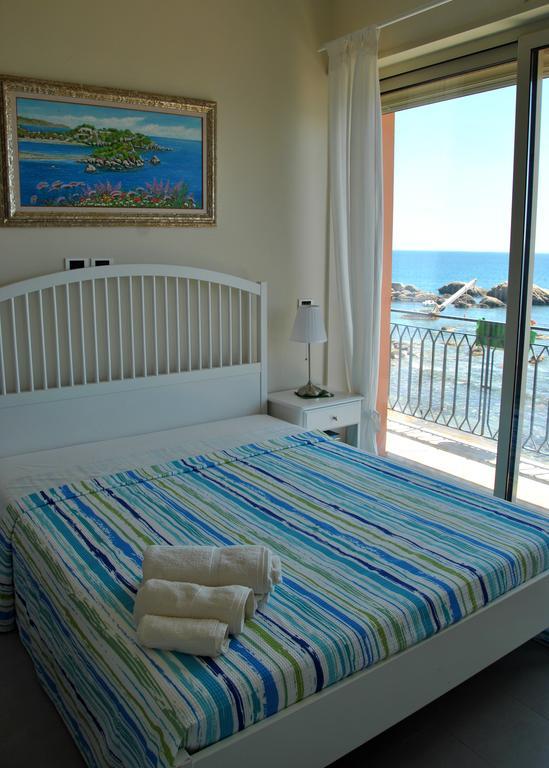 Taorminaxos Wonderful Seaview Apartment Giardini Naxos Exterior photo