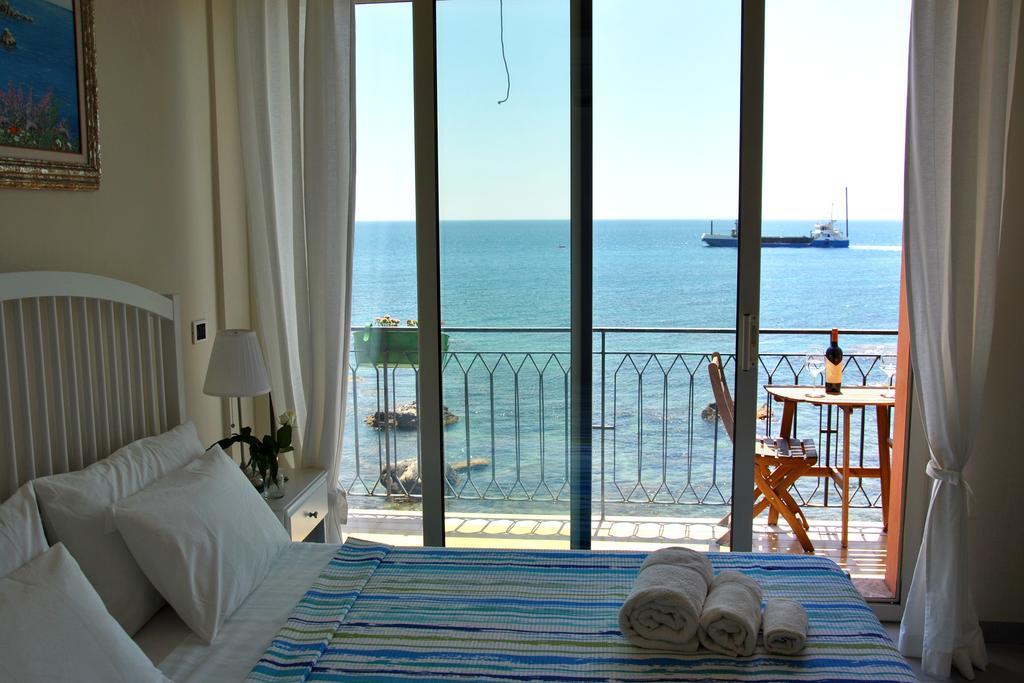 Taorminaxos Wonderful Seaview Apartment Giardini Naxos Exterior photo